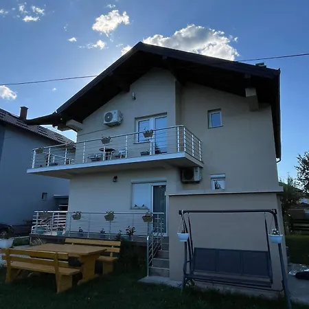 Komfort Full House In Sarajevo 9 Kreveta 1 Bracni