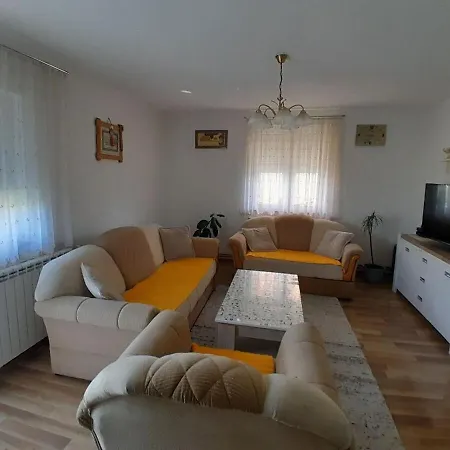 公寓 Komfort Full House In Sarajevo 9 Kreveta 1 Bracni